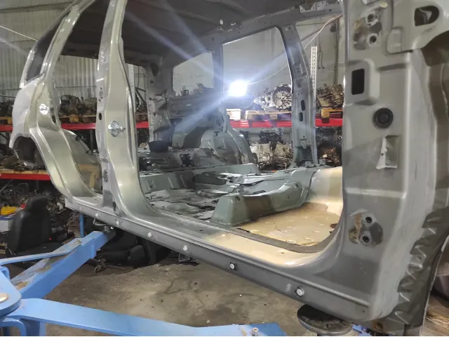 Порог со стойкой правый Great Wall Hover H5 .