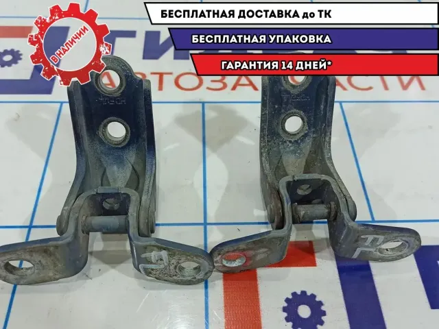 Петля двери передней левой Hyndai i30 . Комплект.