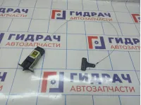 Активатор замка крышки бензобака Hyundai Grand Starex (TQ) 95720-4H000.