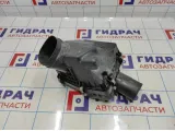 Корпус воздушного фильтра Honda Accord 8 17202-R60-U00. Сломано крепление.
