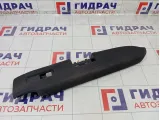 Накладка кнопки стеклоподъемника переднего правого Honda CR-V 83502SWWG01ZA