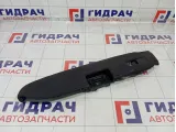 Накладка кнопки стеклоподъемника переднего правого Honda CR-V 83502SWWG01ZA