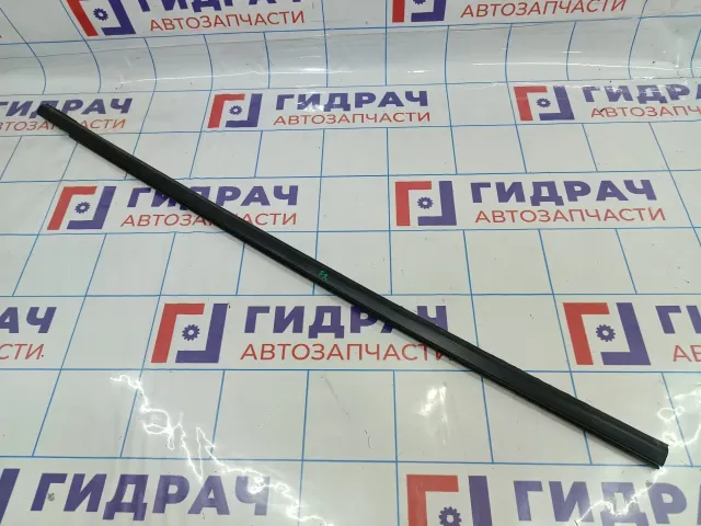 Накладка стекла переднего правого Honda Civic (5D) 72410-SMG-E02