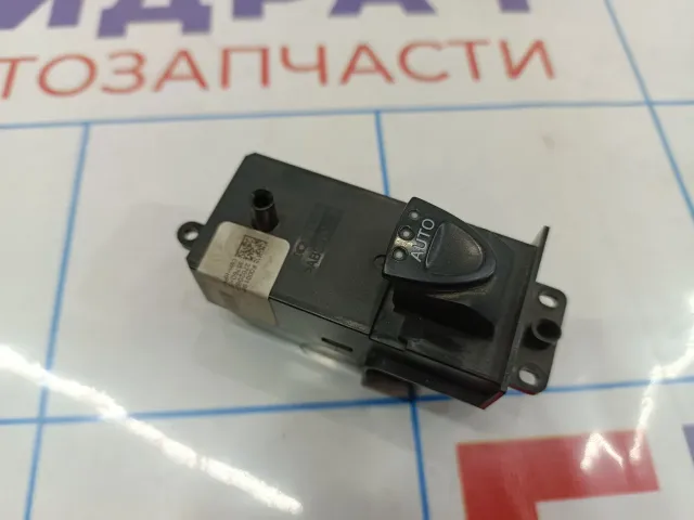 Кнопка стеклоподъемника передняя правая Honda Civic (5D) 83590-SMG-G12