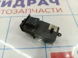 Кнопка стеклоподъемника передняя правая Honda Civic (5D) 83590-SMG-G12