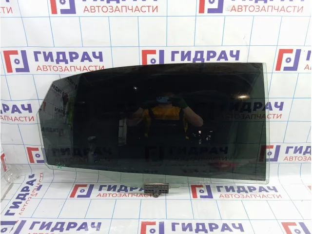 Стекло двери задней правой Hyundai Equus (VI) 83420-3N020