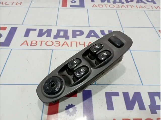Блок управления стеклоподъемниками Hyundai Accent (LC) 9357025000YN