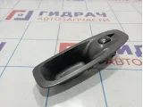 Кнопка стеклоподъемника передняя правая Hyundai Accent (LC) 9358025000YN