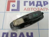 Кнопка стеклоподъемника передняя правая Hyundai Accent (LC) 9358025000YN