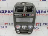 Накладка на торпедо центральная Hyundai Accent (LC) 84741-25300