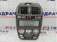 Накладка на торпедо центральная Hyundai Accent (LC) 84741-25300