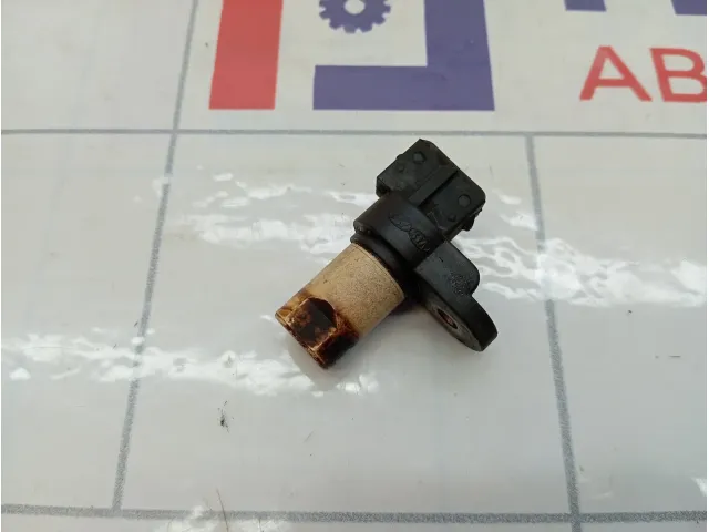 Датчик положения распредвала Hyundai Accent 3935022600