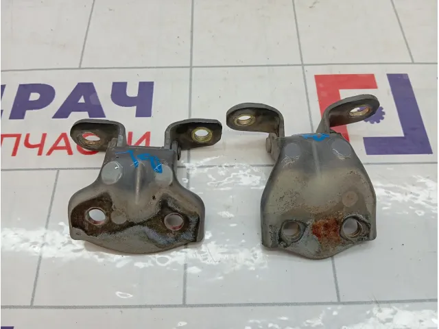 Петли двери задней левой Hyundai Accent