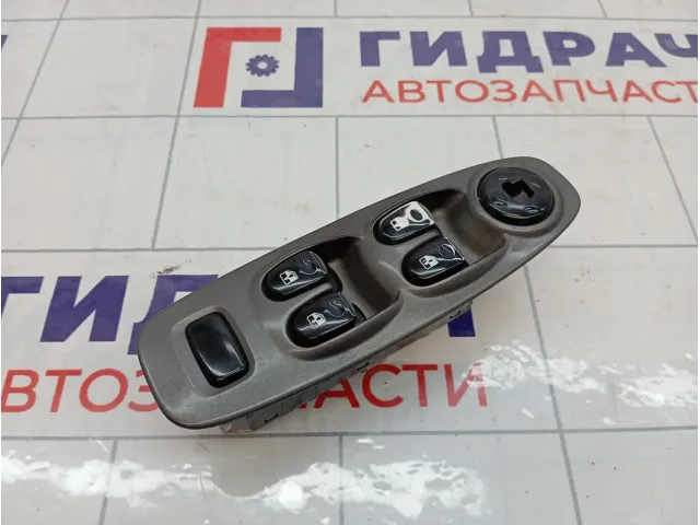 Блок управления стеклоподъемниками Hyundai Accent 9357425000