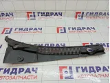 Решетка под лобовое стекло (Жабо) левая Hyundai Accent 8615025001