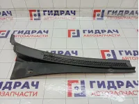 Решетка под лобовое стекло (Жабо) правая Hyundai Accent 8616025001