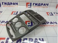 Накладка декоративная на торпедо центральная Hyundai Accent (LC) 84741-25300