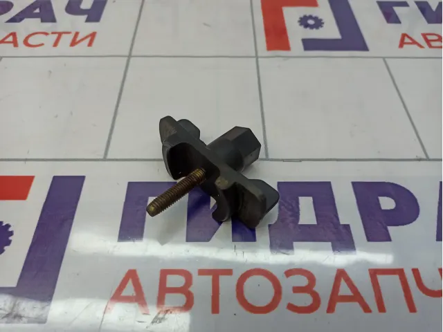 Болт крепления запасного колеса Hyundai Accent (LC) 62850-25050