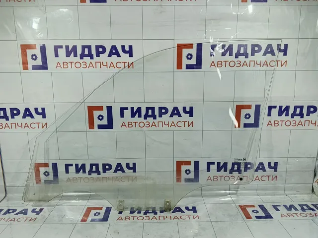 Стекло двери передней правой Hyundai Accent 8242025000