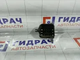 Дефлектор воздушный правый Hyundai Accent 9749125000
