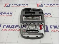 Накладка декоративная на торпедо центральная Hyundai Accent (LC) 8474025500YN