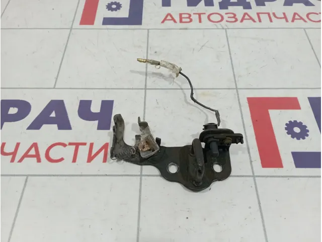 Ответная часть замка багажника Hyundai Accent (LC) 81210-1G000