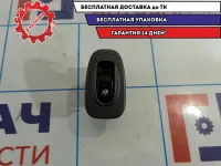Кнопка стеклоподъемника задняя Hyundai Accent 2 .