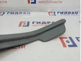 Обшивка стойки задняя правая нижняя Hyundai Accent 2 85890-25000. Царапины, потертость.