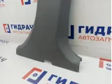 Обшивка стойки средняя правая нижняя Hyundai Accent 2 85845-25200. Царапины, потертость.