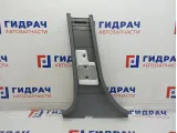 Обшивка стойки средняя правая нижняя Hyundai Accent 2 85845-25200. Царапины, потертость.