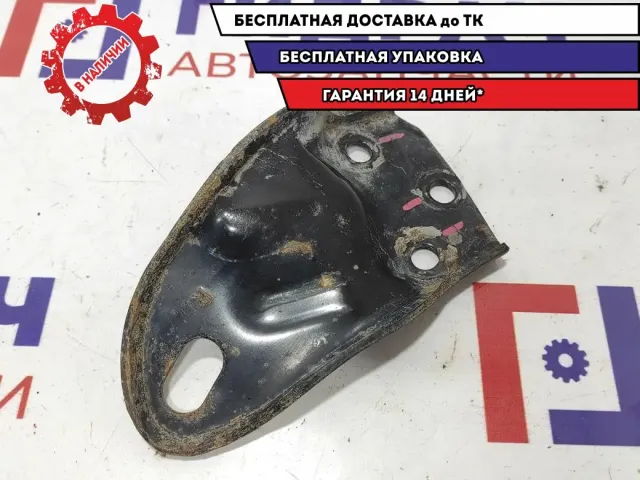 Крюк буксировочный передний правый Hyundai Accent 2 .