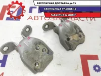Петли двери передней левой Hyundai Accent 2 . Пара.