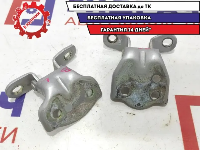 Петли двери задней левой Hyundai Accent 2 . Пара.