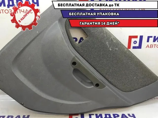Обшивка двери задней правой Hyundai Accent 2 8330225050MN. Под электростеклоподъемник. Царапины.