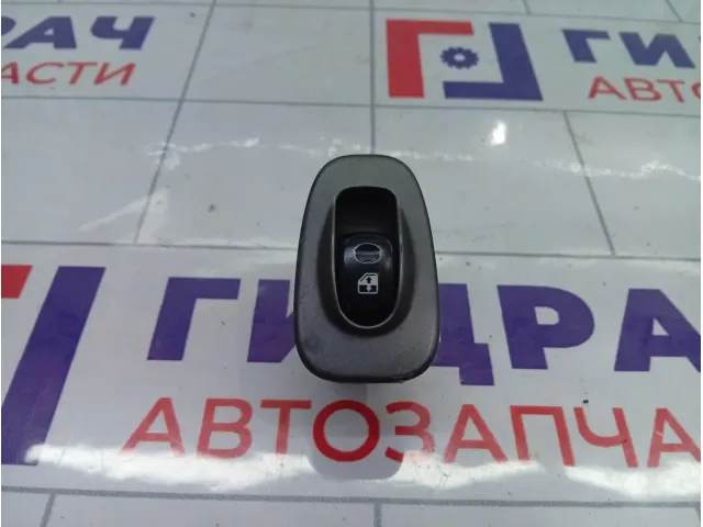 Кнопка стеклоподъемника заднего Hyundai Accent 9358025010