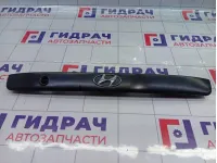 Накладка двери (крышки) багажника Hyundai Accent 8737125001