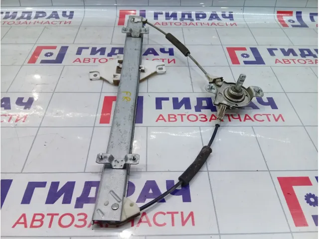 Стеклоподъемник механический передний правый Hyundai Accent (LC) 8240225000