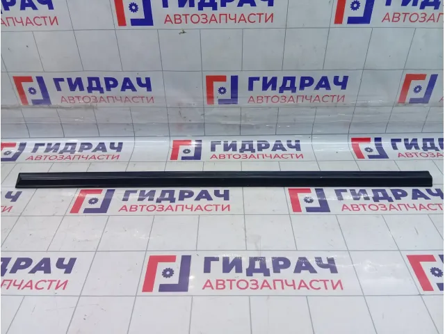 Накладка двери передней правой Hyundai Accent (LC) 8772225000CA