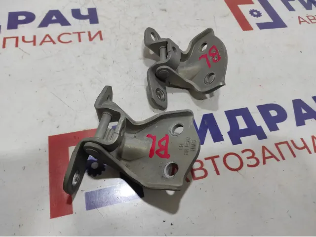Петли двери задней левой Hyundai Accent 2 . Пара.