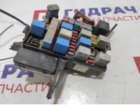 Блок предохранителей Hyundai Accent 2 91201-25140. Подкапотный.Дефект.