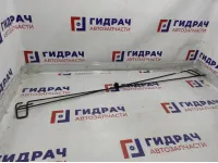 Торсион багажника Hyundai Accent 2 . Комплект.