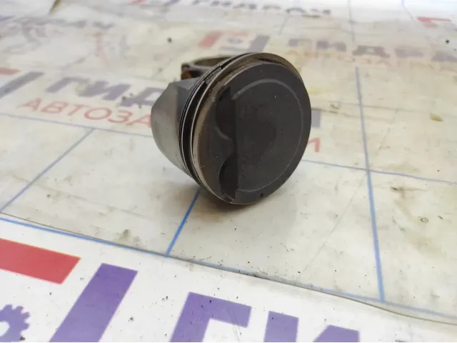 Поршень с шатуном Hyundai Accent 2 . G4EC.