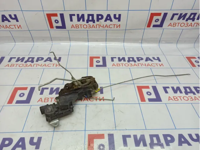 Замок двери передней правой Hyundai Accent 2 8132025030. С активатором.