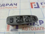 Блок управления стеклоподъемниками Hyundai Accent 2 9357225000YN. Потретости.