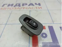 Кнопка стеклоподъемника задняя Hyundai Accent 2 9358025010YN.