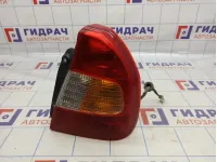 Фонарь задний правый Hyundai Accent 2 9240225020. Трещина.