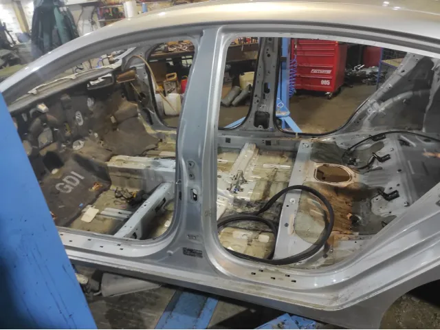 Порог со стойкой левый Hyundai Avante (MD) 713123XD00