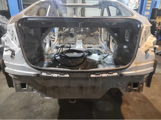 Панель задняя Hyundai Avante (MD) 691003X000