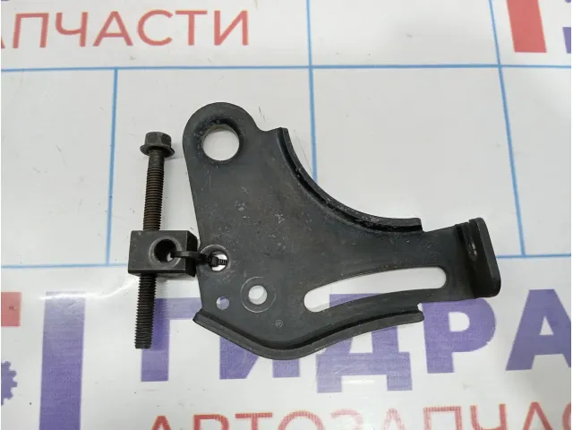 Кронштейн генератора Hyundai Avante (MD) 374602B006