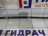 Накладка стекла переднего правого Hyundai Avante (MD) 822203X000. Дефект.